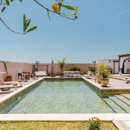 Le Giarre - Con Piscina Marausa