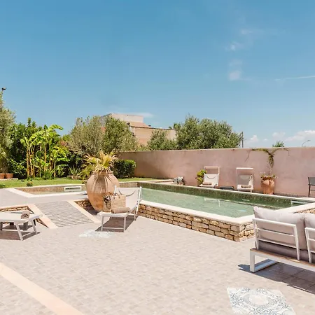 Le Giarre - Con Piscina